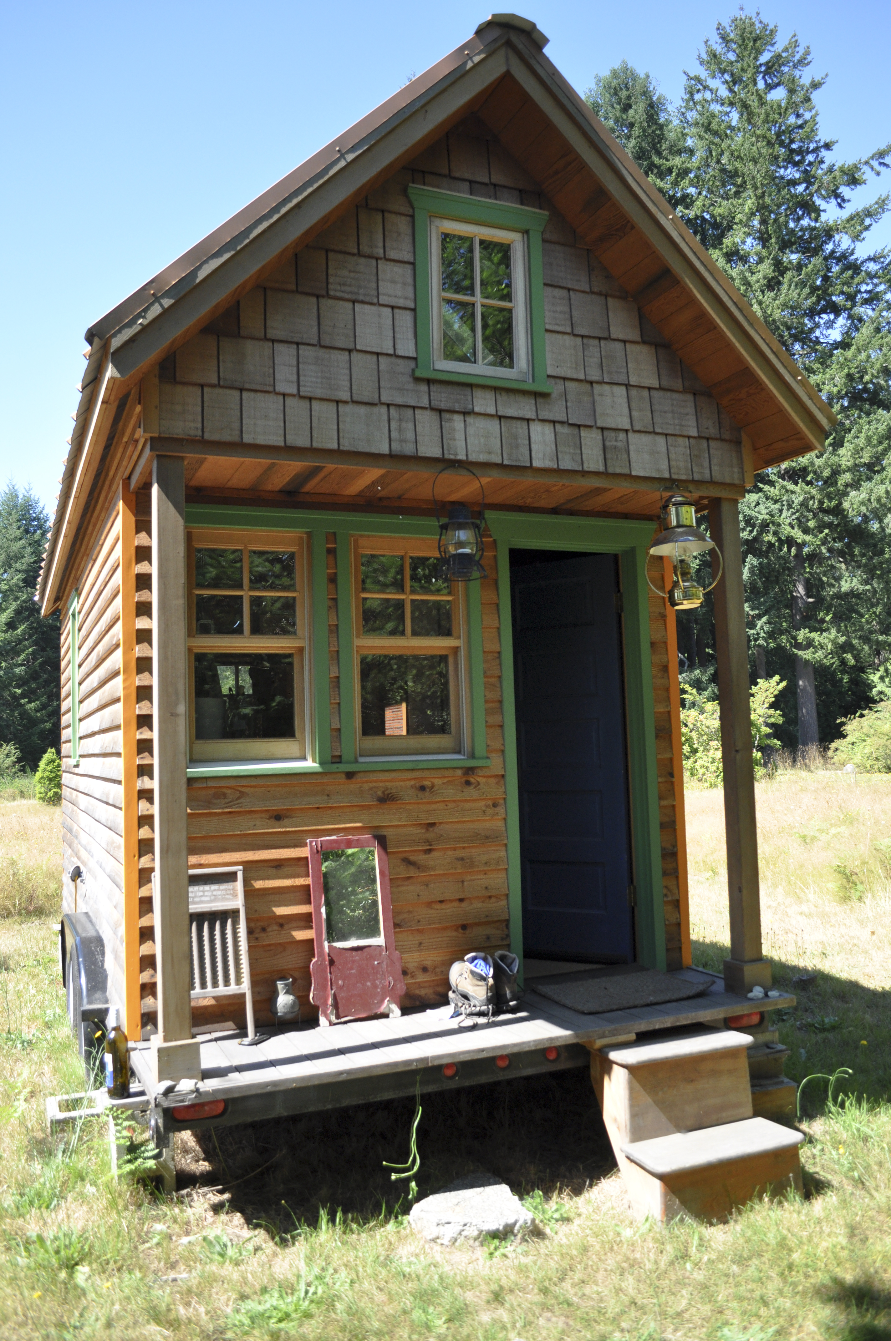 Intérieur chaleureux d’une tiny house